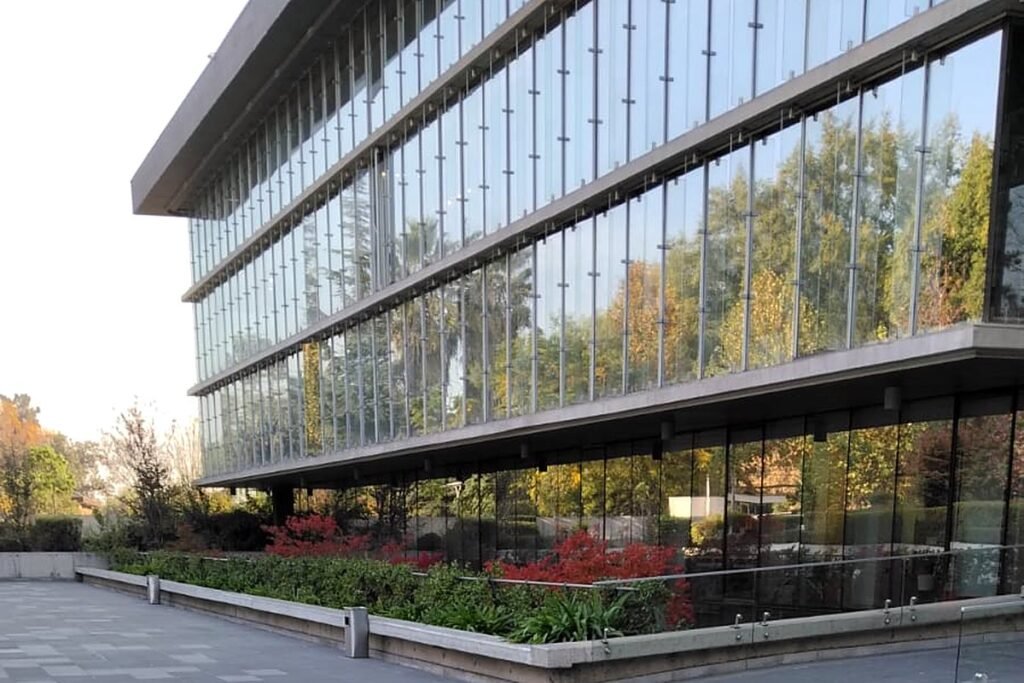 Edificio de ERENA en Camino El Alba 9500, Las Condes